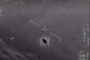 Pentagon na gwiazdkę opublikował tajny film z UFO Pentagon na gwiazdkę opublikował tajny film z UFO